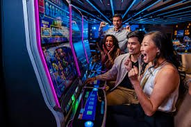 Antarmuka Boom City di platform moga 4d dengan live dealer dan statistik real-time